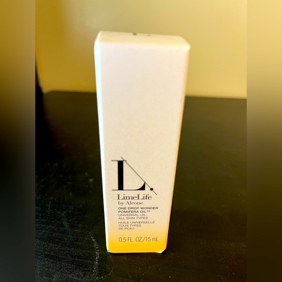 Limelife by Alcone One Drop Wonder pomifera oil universal oil
